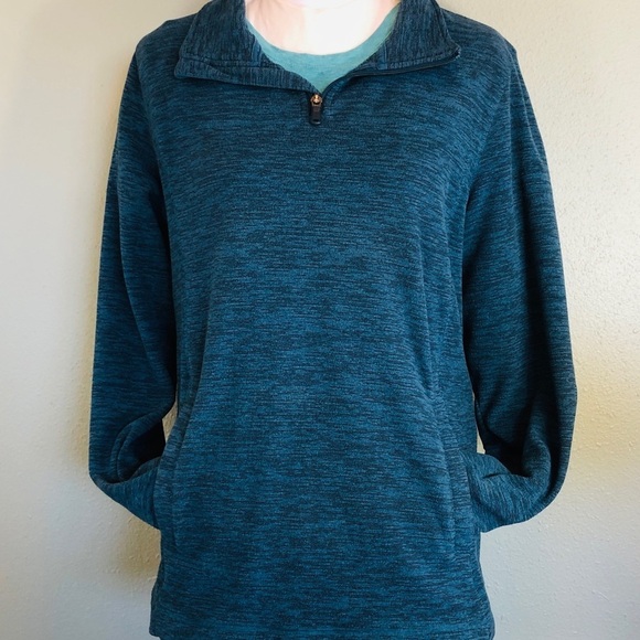 Tech gear women’s size large in beautiful preowned condition - Picture 2 of 5